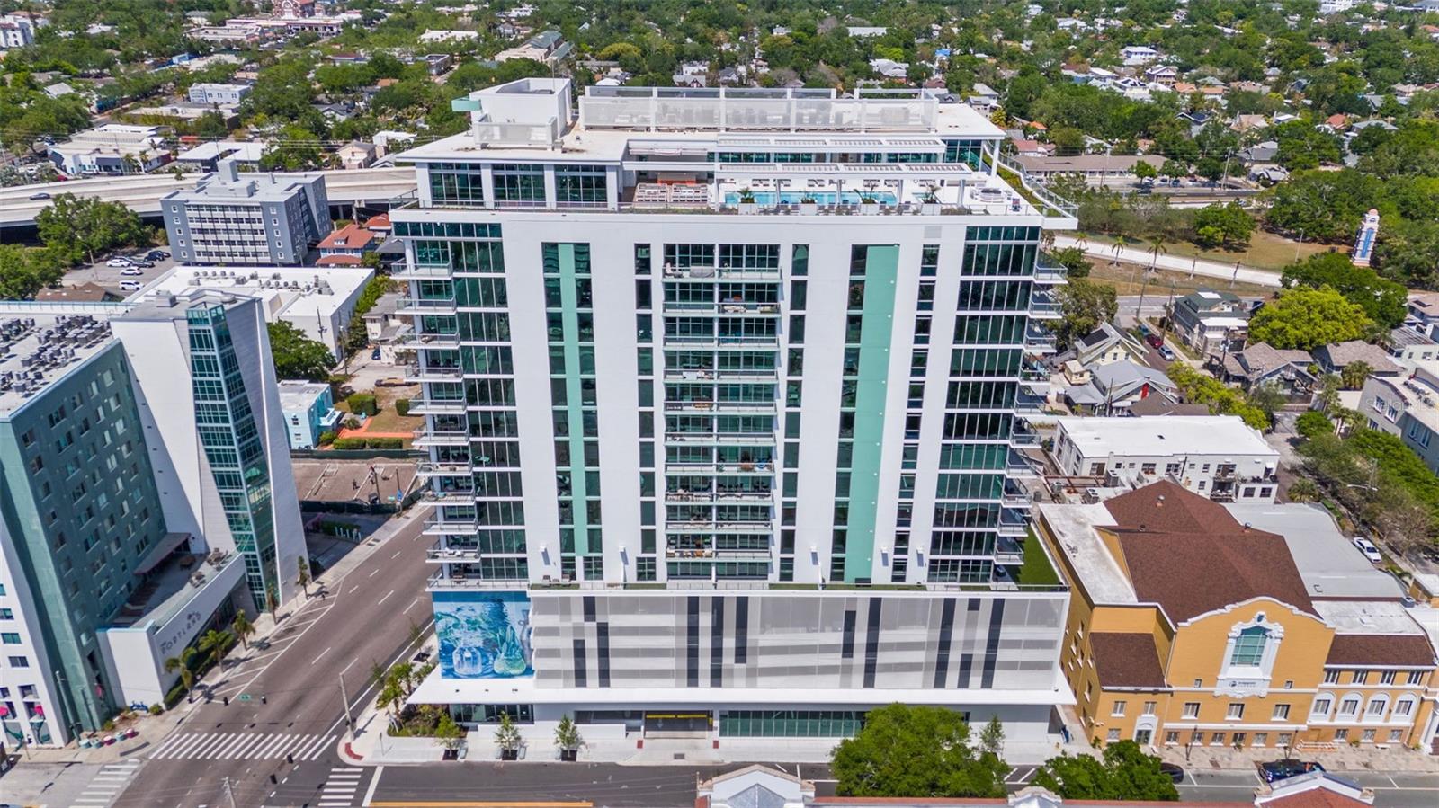 REFLECTION CONDO - Residential Lease