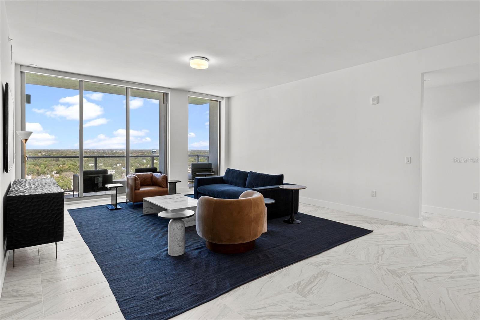 REFLECTION CONDO - Residential Lease