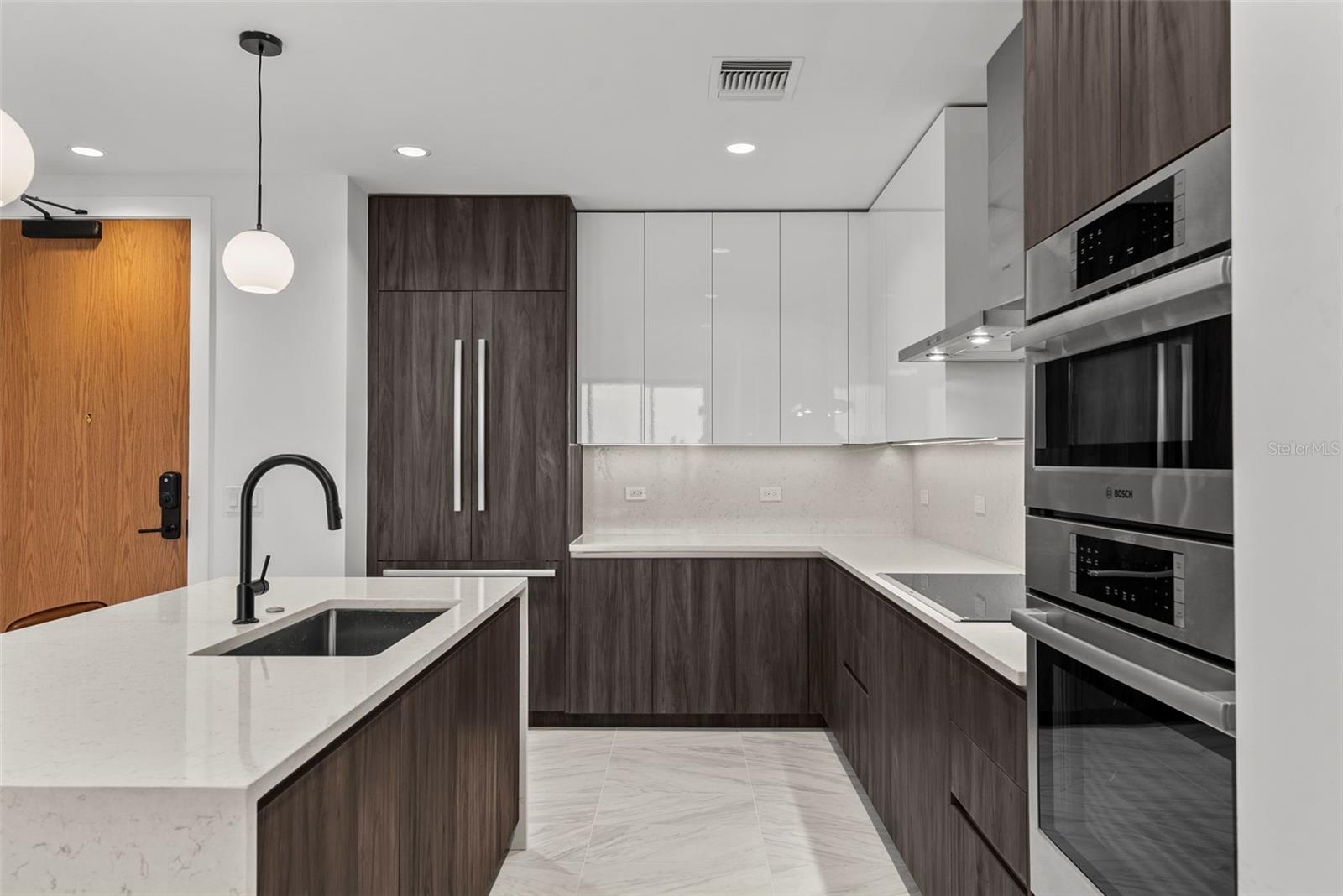 REFLECTION CONDO - Residential Lease