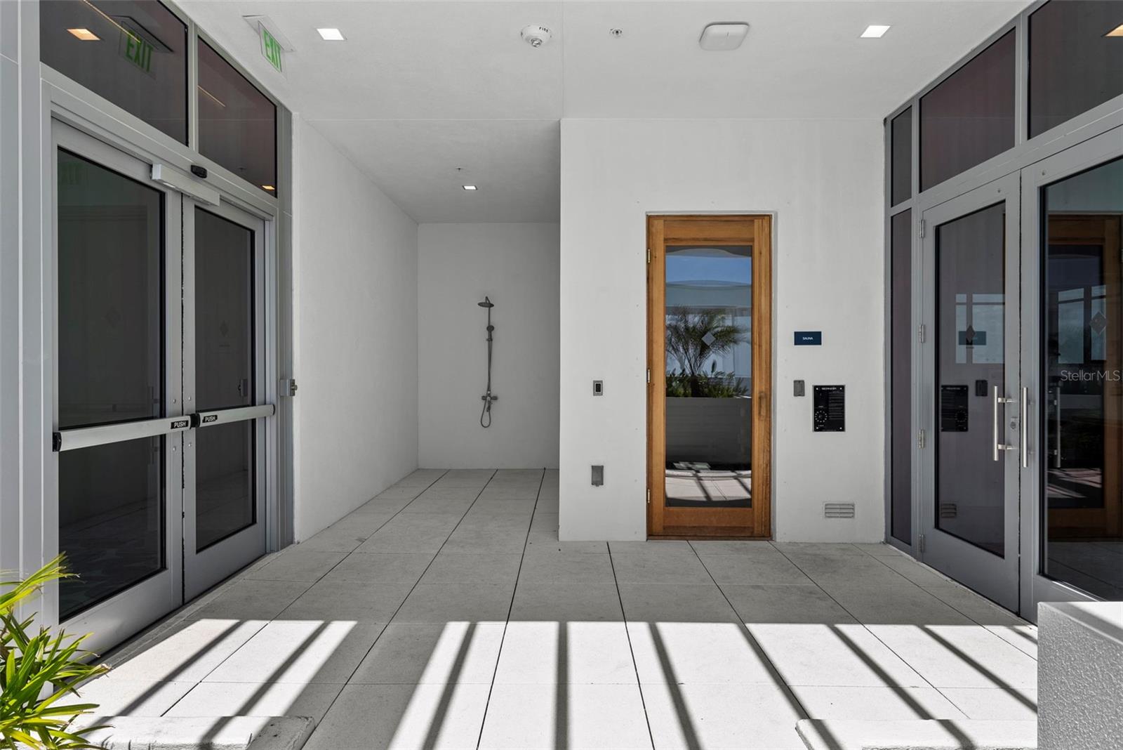 REFLECTION CONDO - Residential Lease