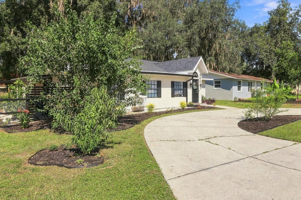 Photo of 505 Hickory Road, Inverness, FL 34450 (MLS # OM732467)