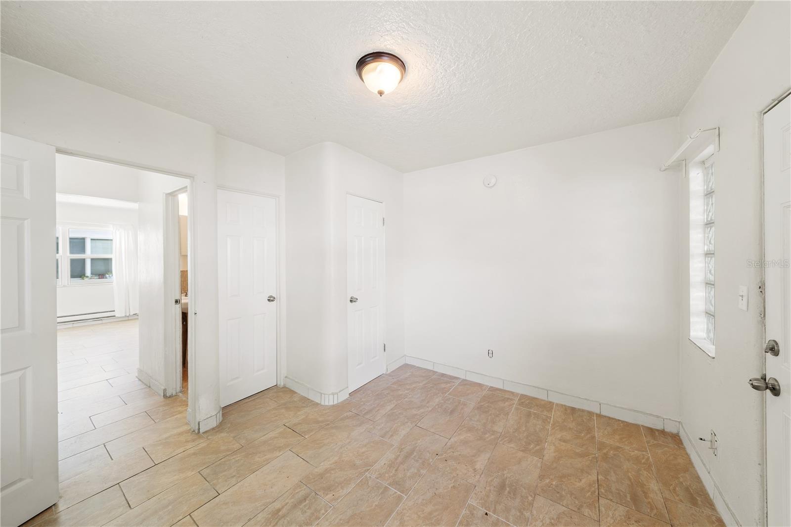 THORNTONS WALTER - Residential Lease