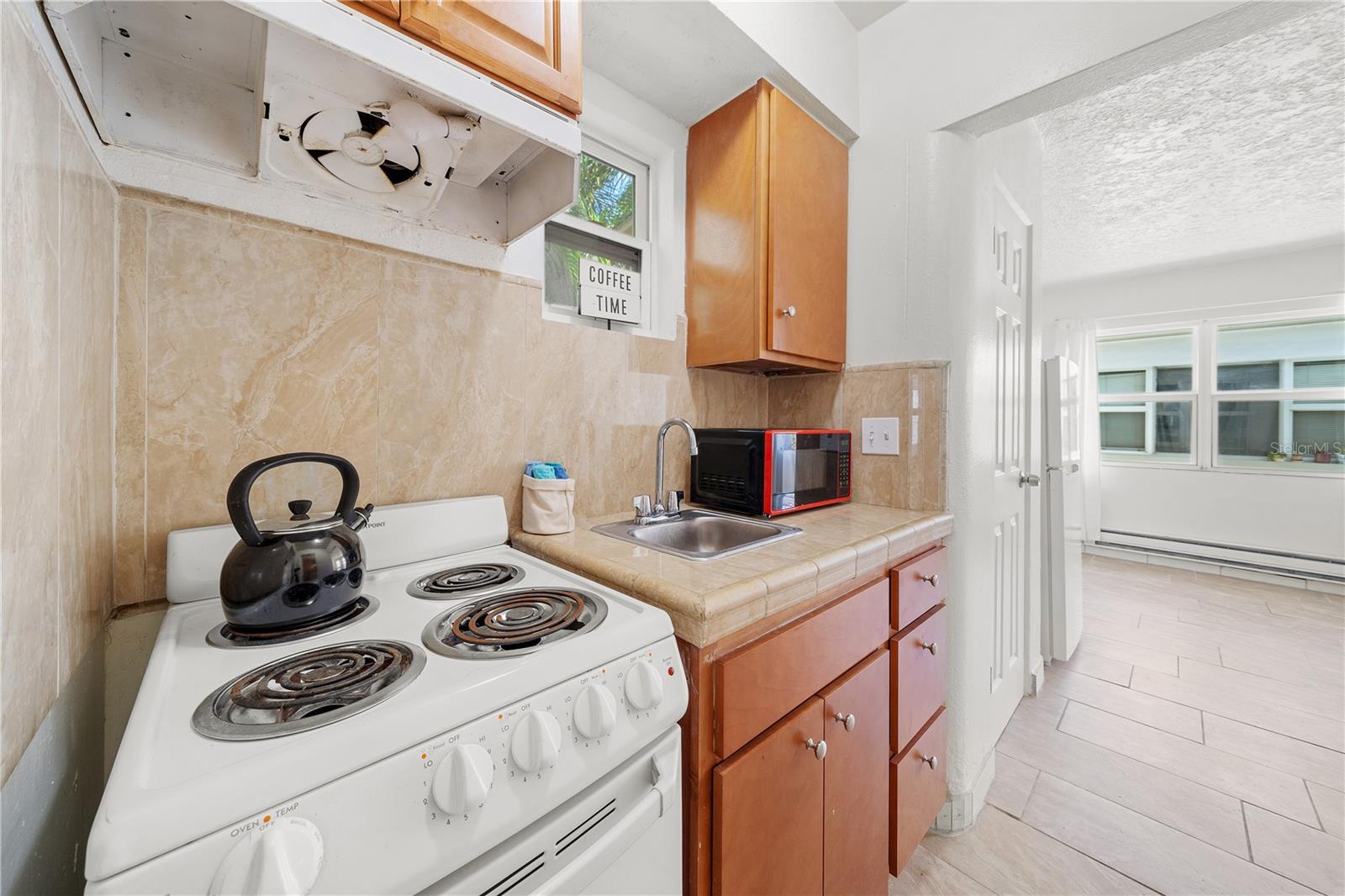 THORNTONS WALTER - Residential Lease