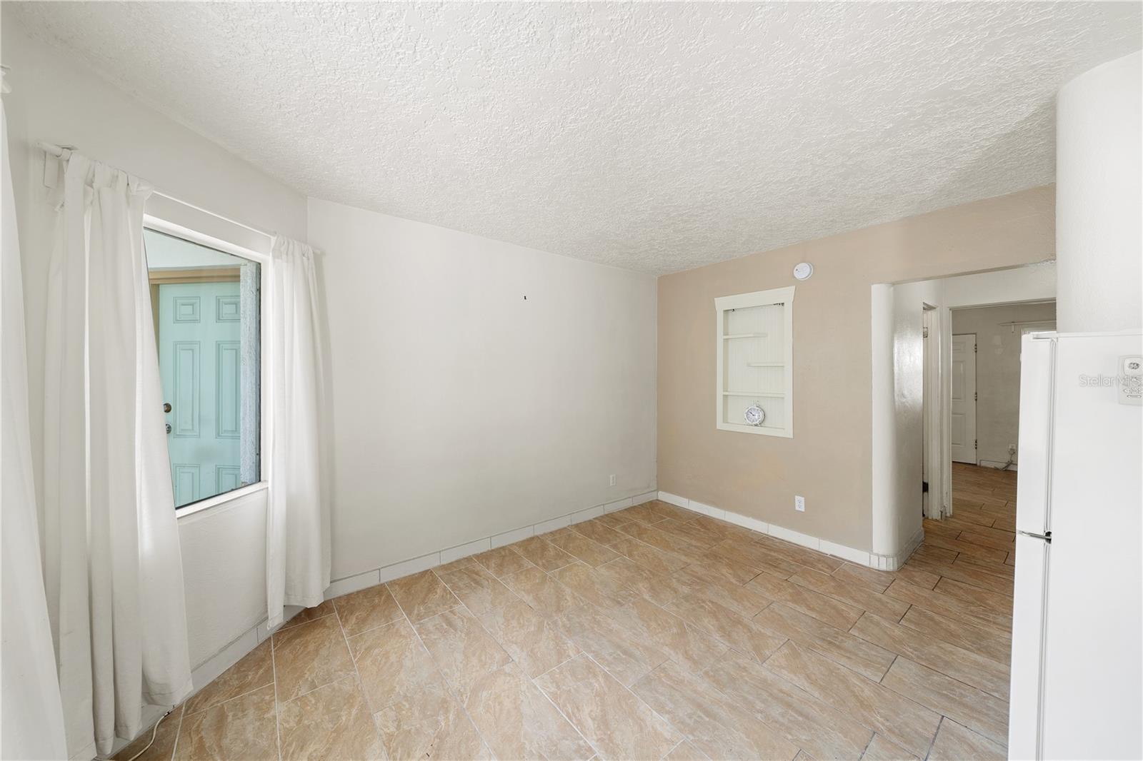 THORNTONS WALTER - Residential Lease