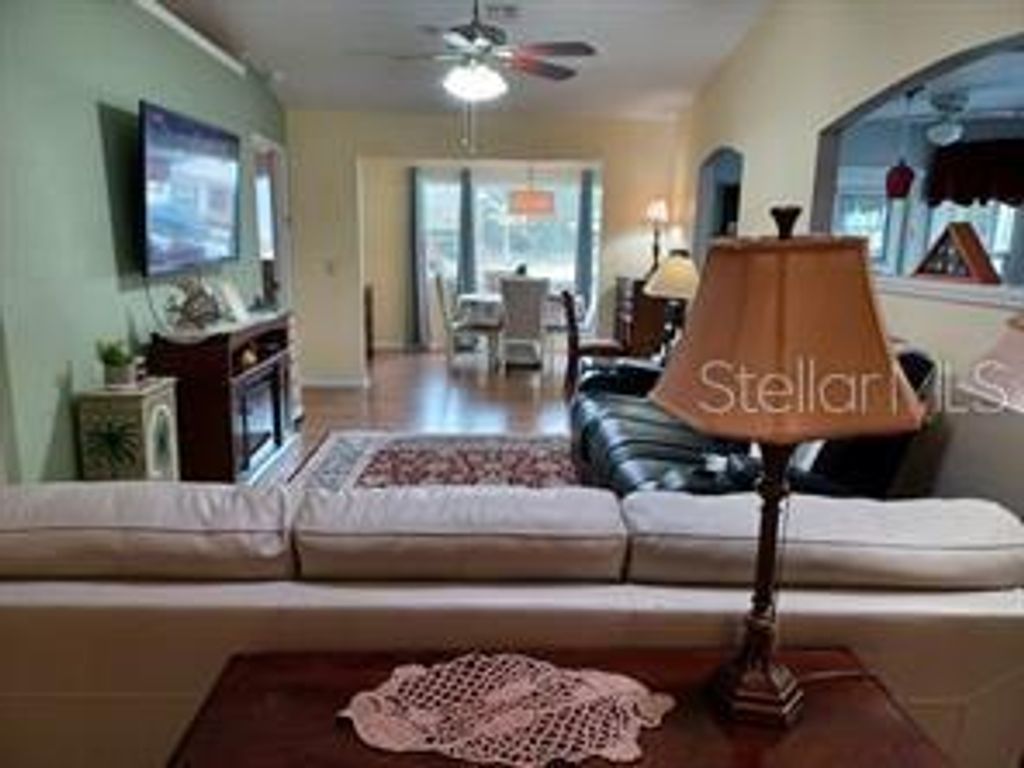 Photo of 32218 Sweet Briar Court, Leesburg, FL 34748 (MLS # G5101998)