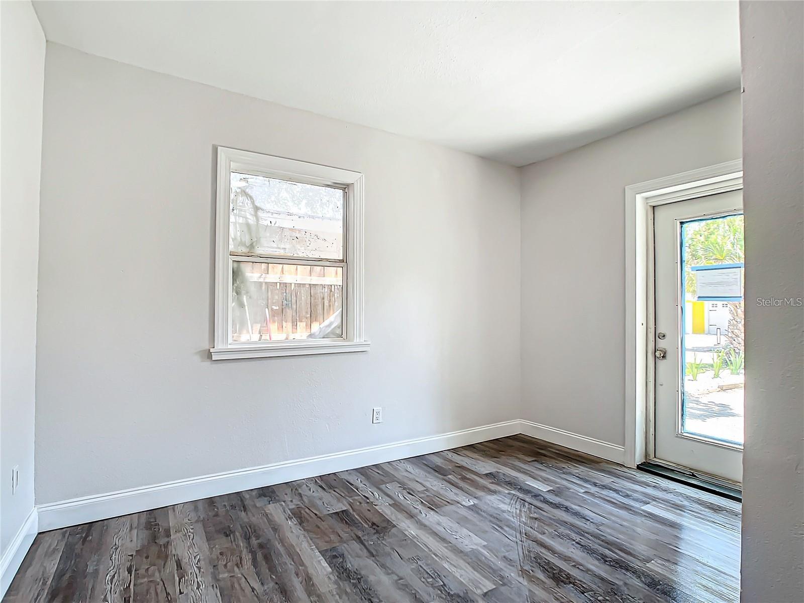 WEST SHADOW LAWN - Residential