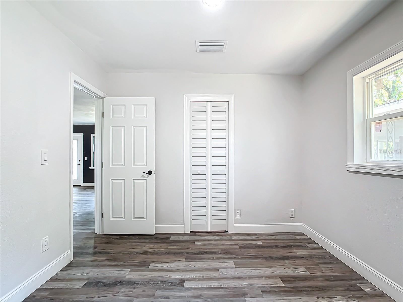 WEST SHADOW LAWN - Residential