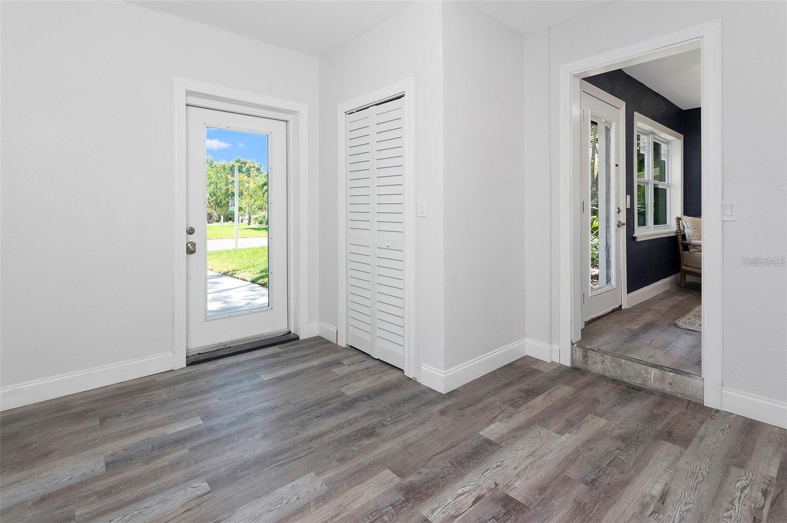 WEST SHADOW LAWN - Residential