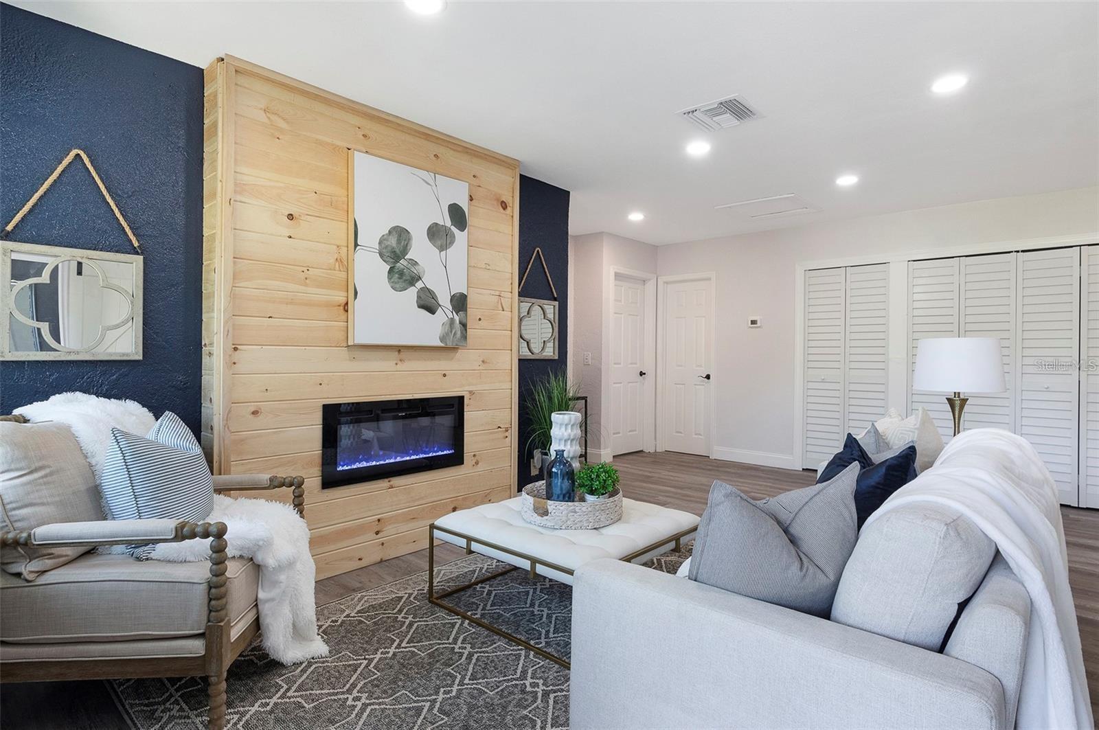 WEST SHADOW LAWN - Residential