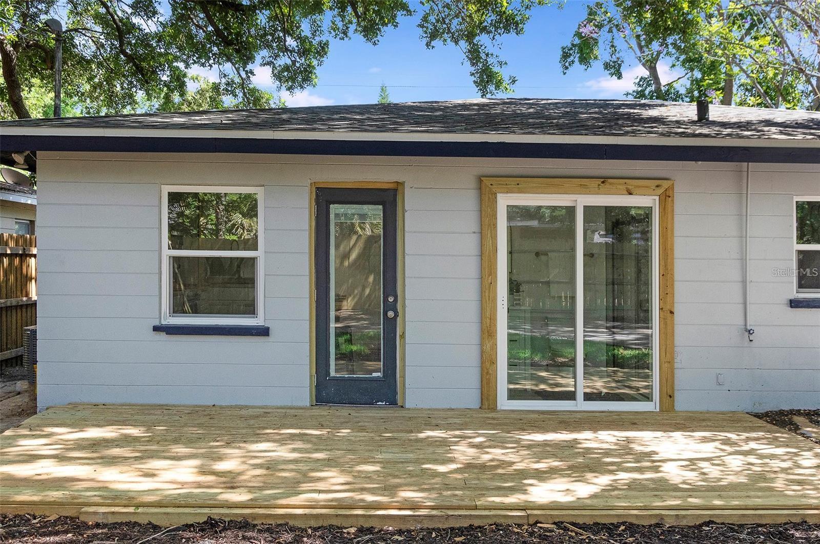 WEST SHADOW LAWN - Residential