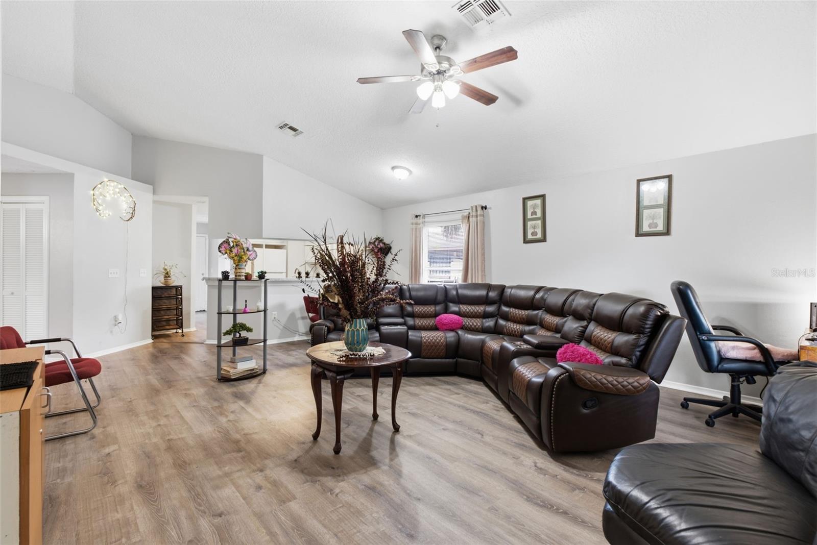 3203 DELEUIL AVENUE