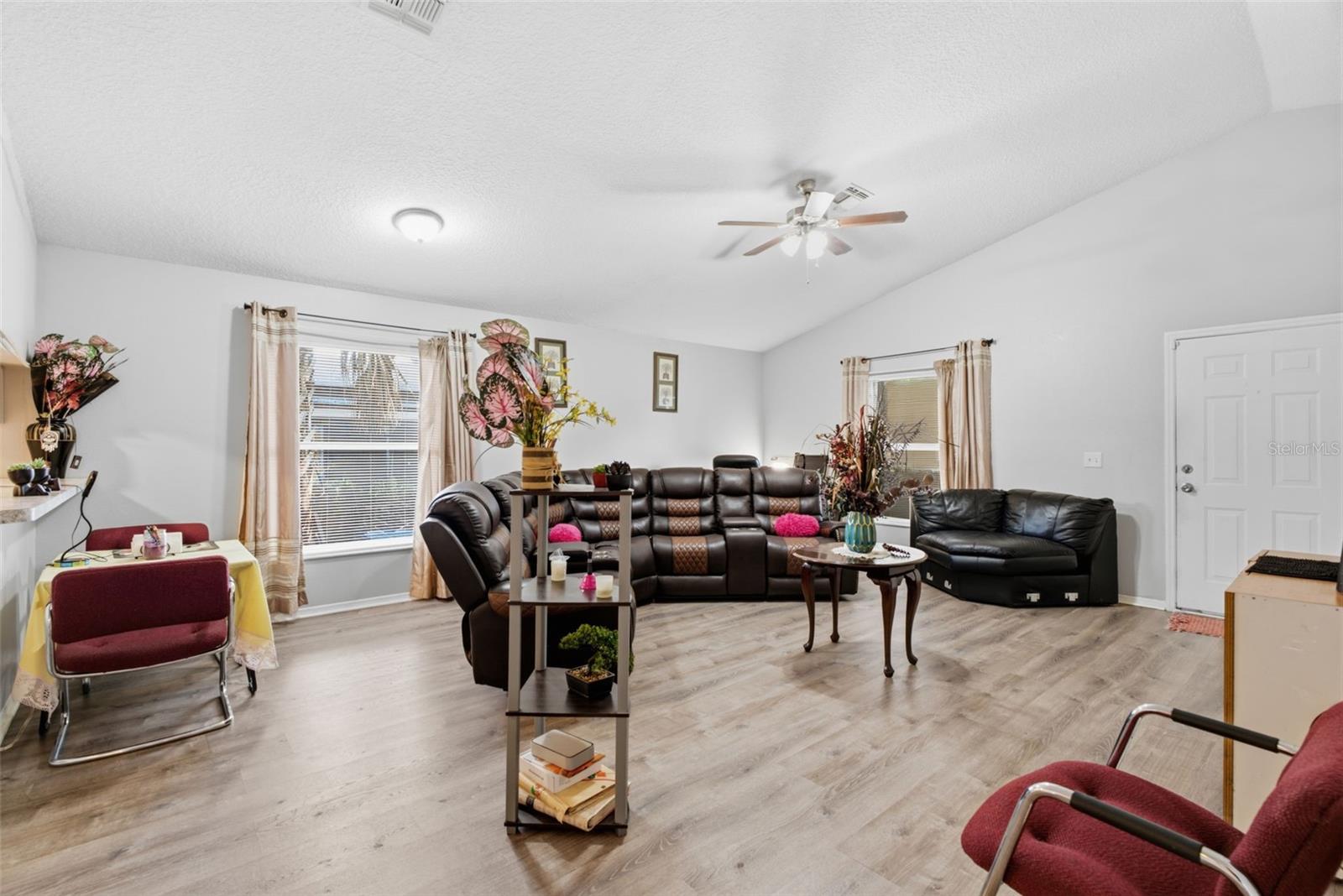 3203 DELEUIL AVENUE