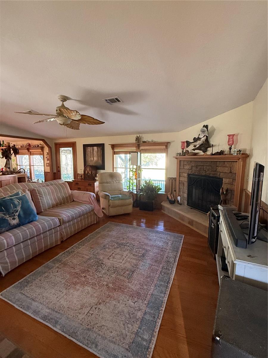 UNPLATTED ACREAGE - Residential