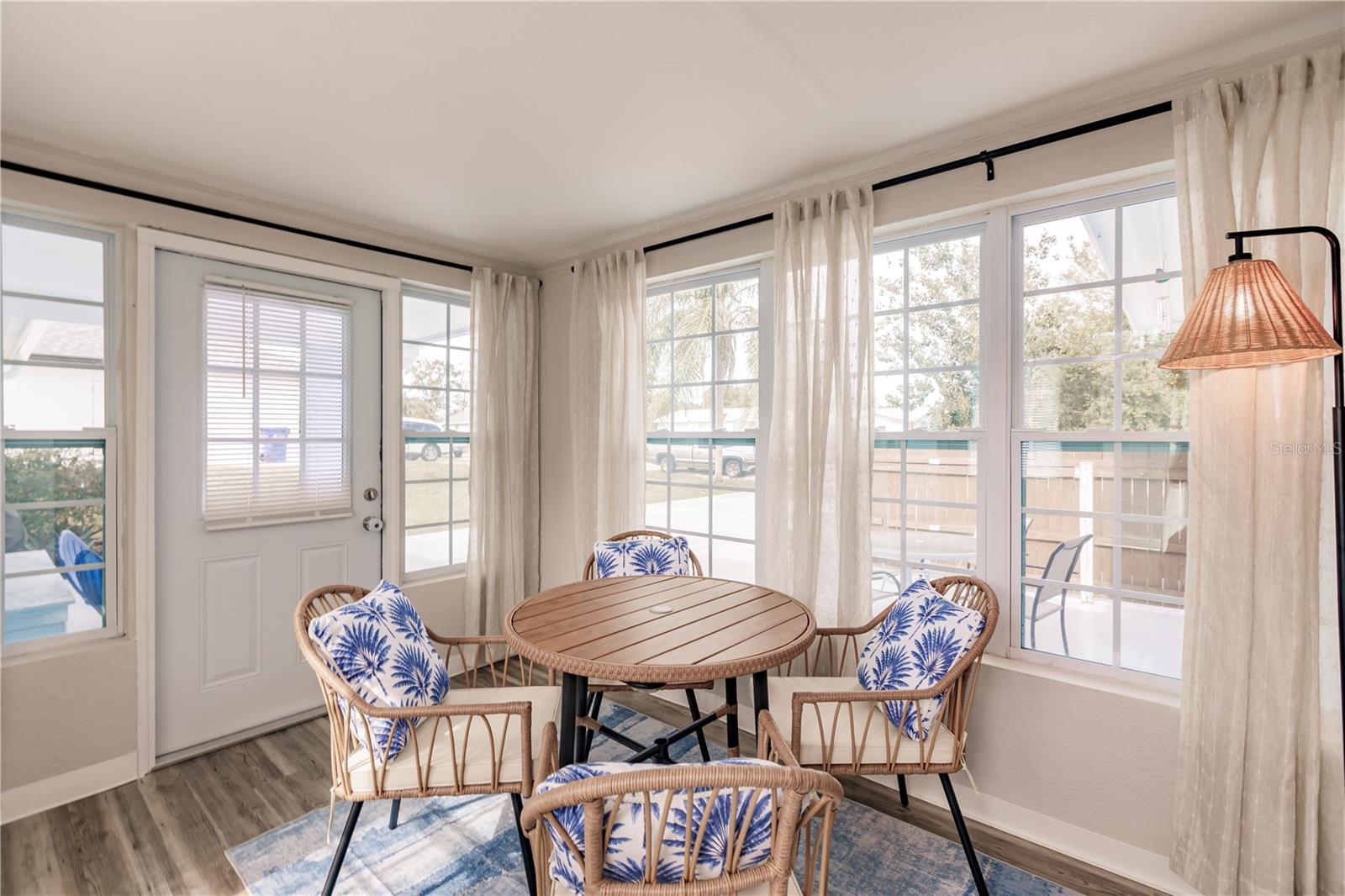 SOUTH VENICE - Residential Lease