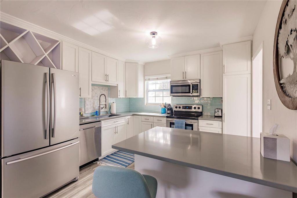 Photo of 688 Constance Road, Venice, FL 34293 (MLS # N6141888)