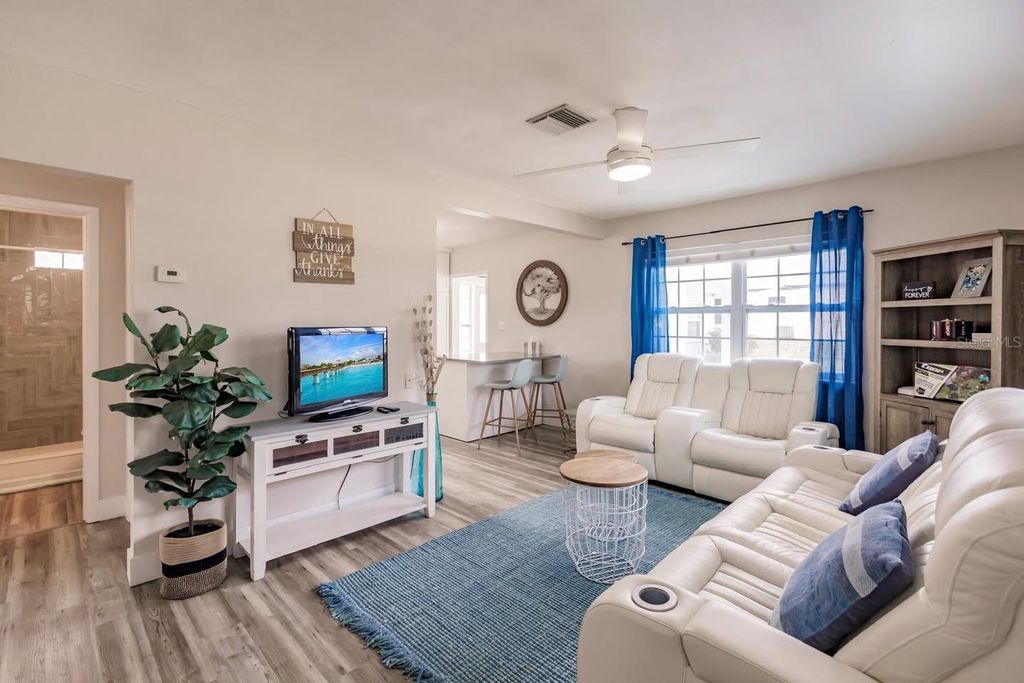 Photo of 688 Constance Road, Venice, FL 34293 (MLS # N6141888)