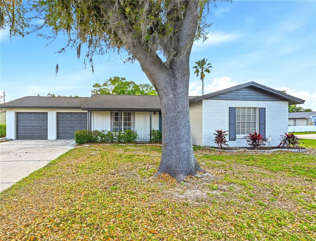 Photo of 18320 Dolly Brook Lane, Lutz, FL 33549 (MLS # TB8489822)