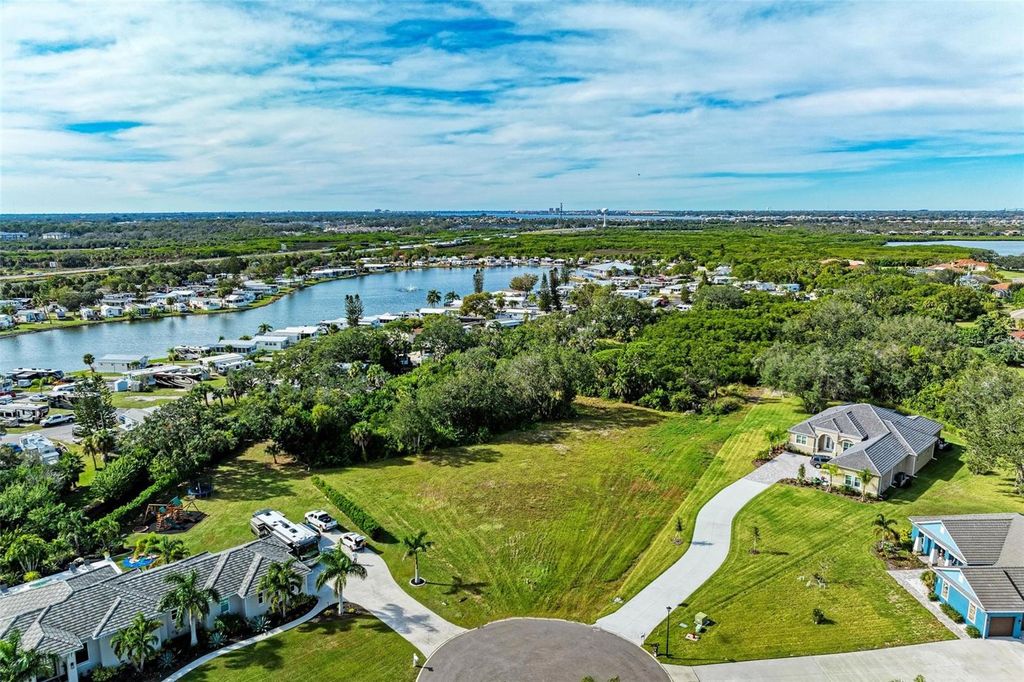 34212 - Bradenton community | Sarasota Real Estate 5 Photo of 6102 8th Avenue Drive NE, Bradenton, FL 34212 (MLS # A4670394)