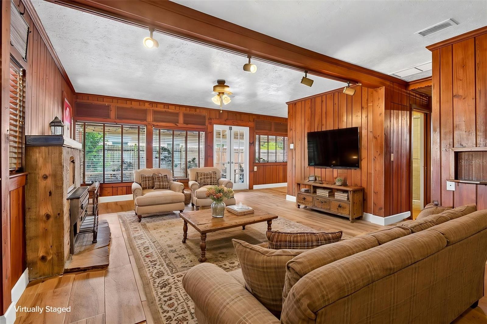2837 FOREST LANE