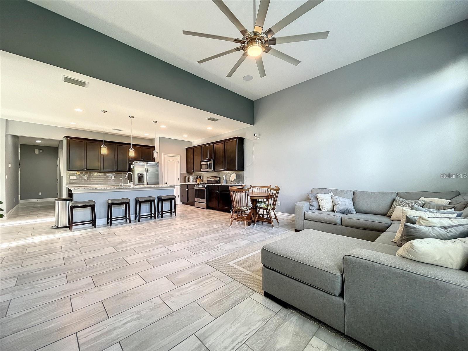 FISHHAWK RANCH WEST PH 1B/1C - Residential Lease