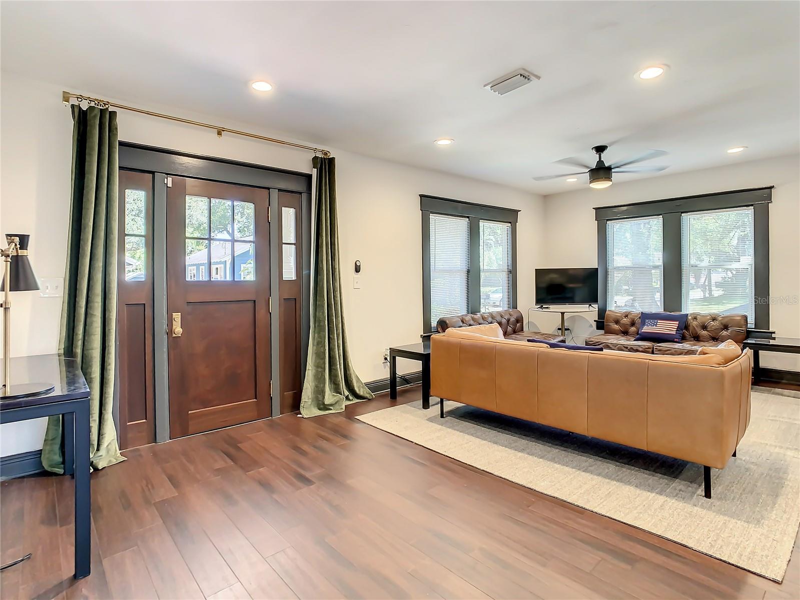 RECORD GROVE - Residential