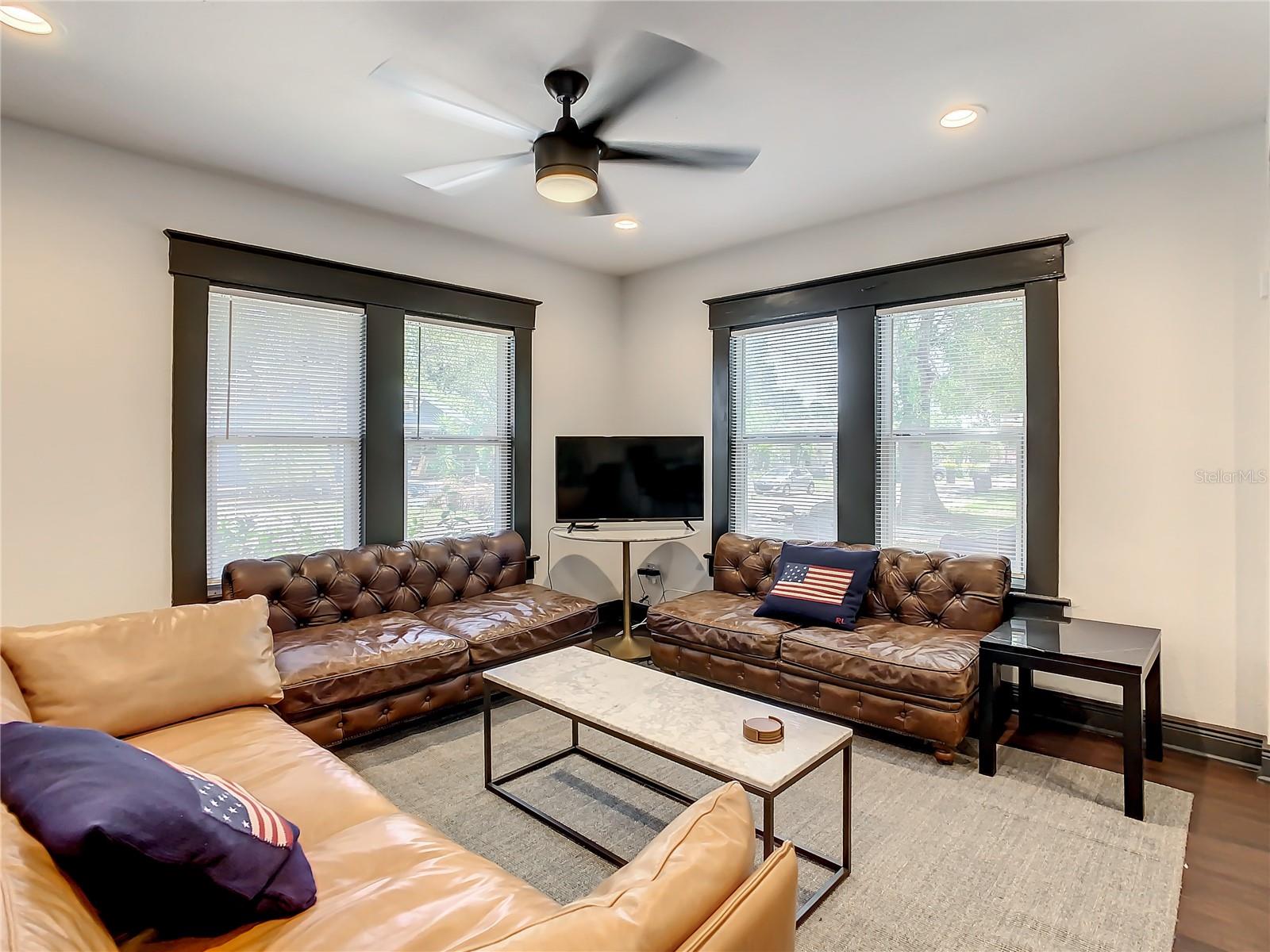 RECORD GROVE - Residential
