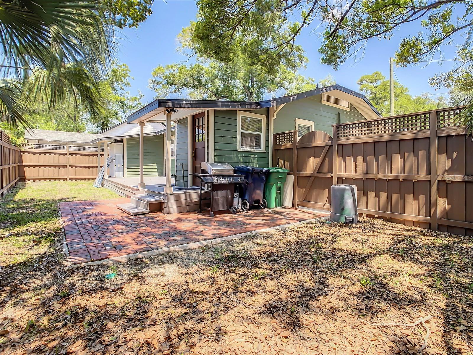 RECORD GROVE - Residential