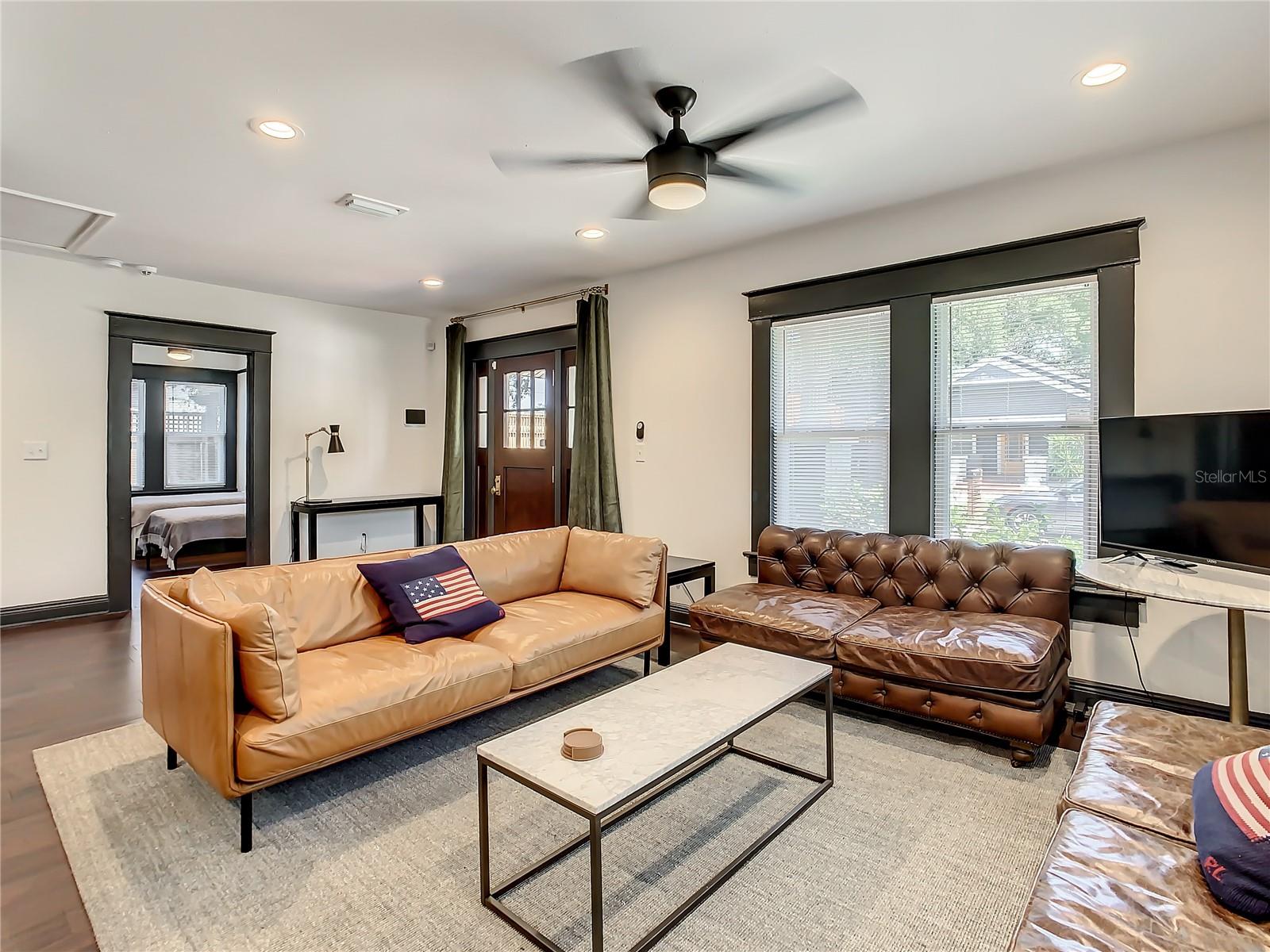RECORD GROVE - Residential