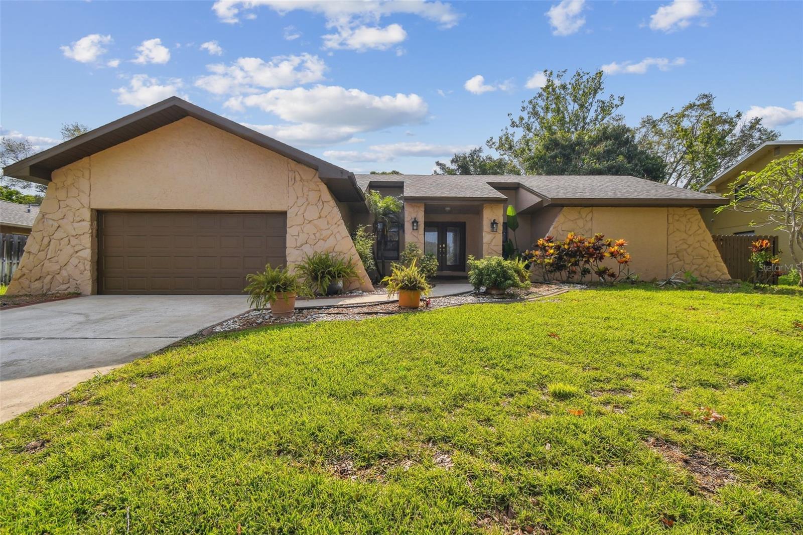 854 VILLAGE WAY