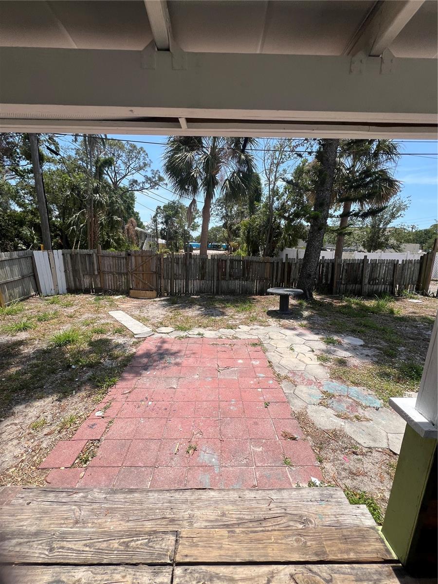 BAYOU VIEW - Residential Lease