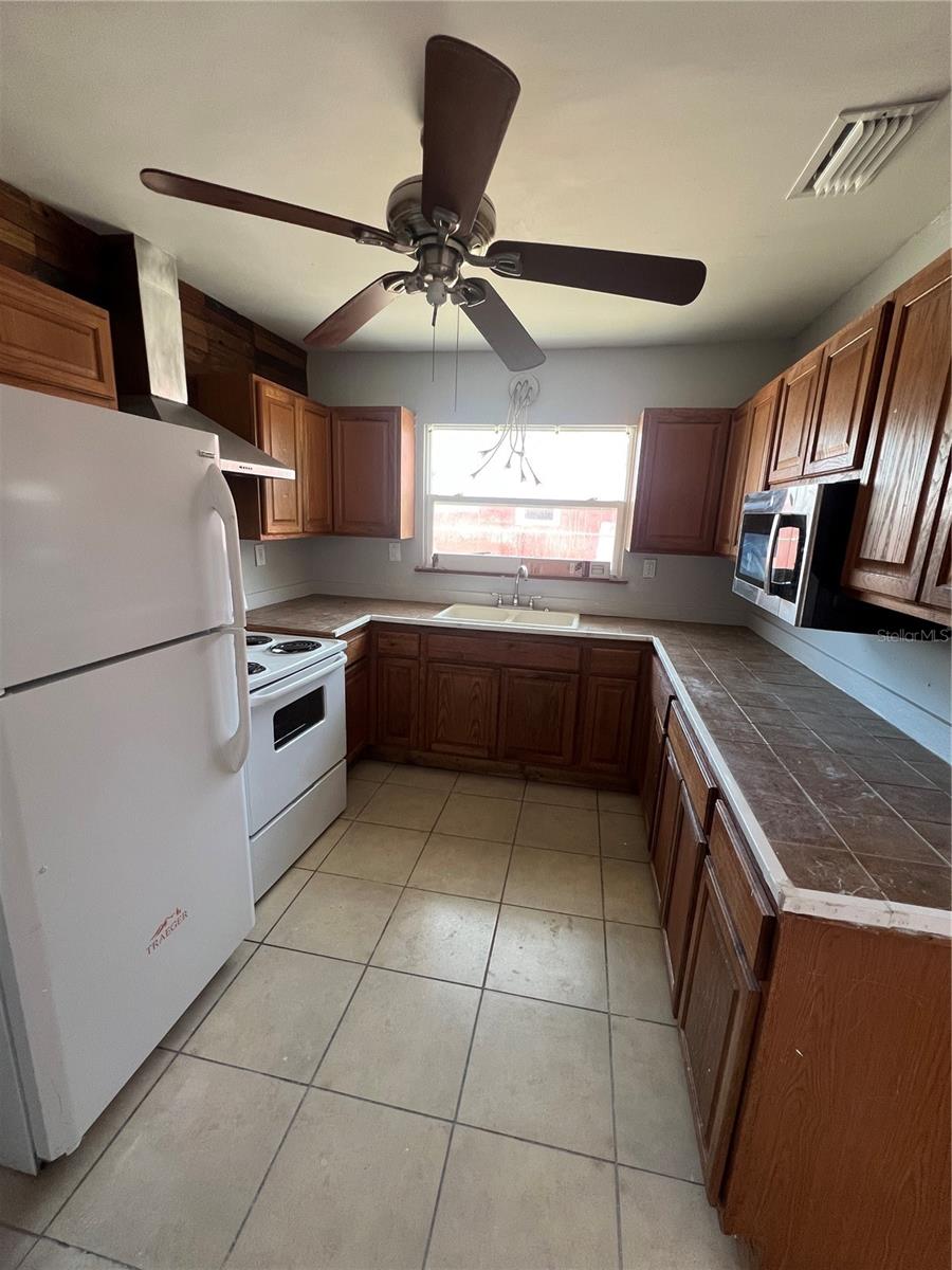 BAYOU VIEW - Residential Lease