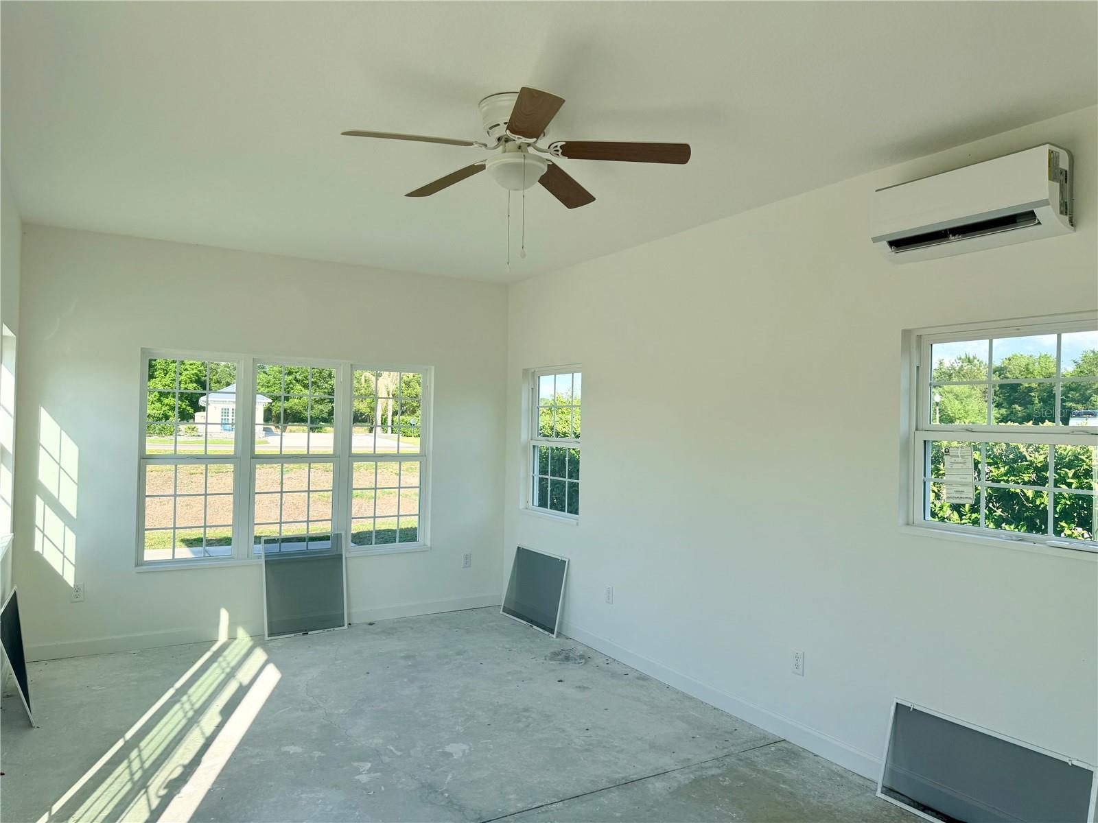 FLORIDA GRANDE MOTOR COACH RESORT - Land