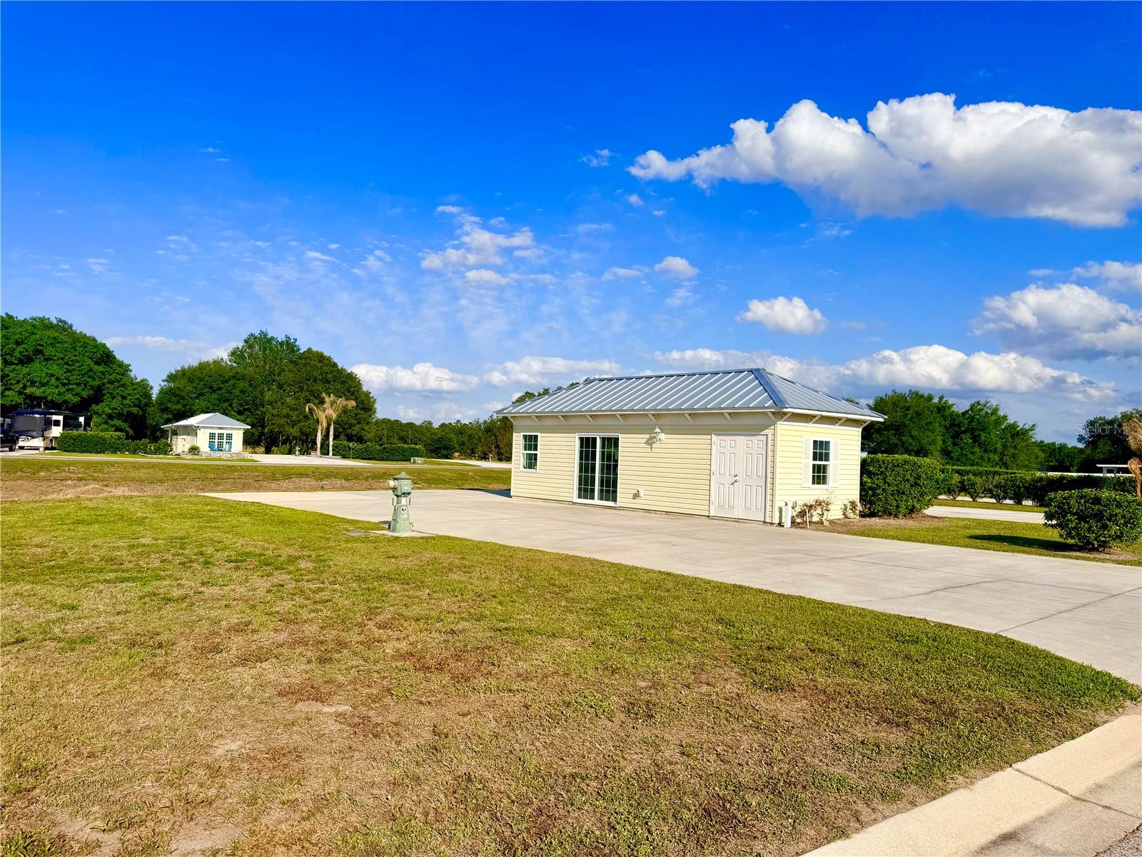 FLORIDA GRANDE MOTOR COACH RESORT - Land