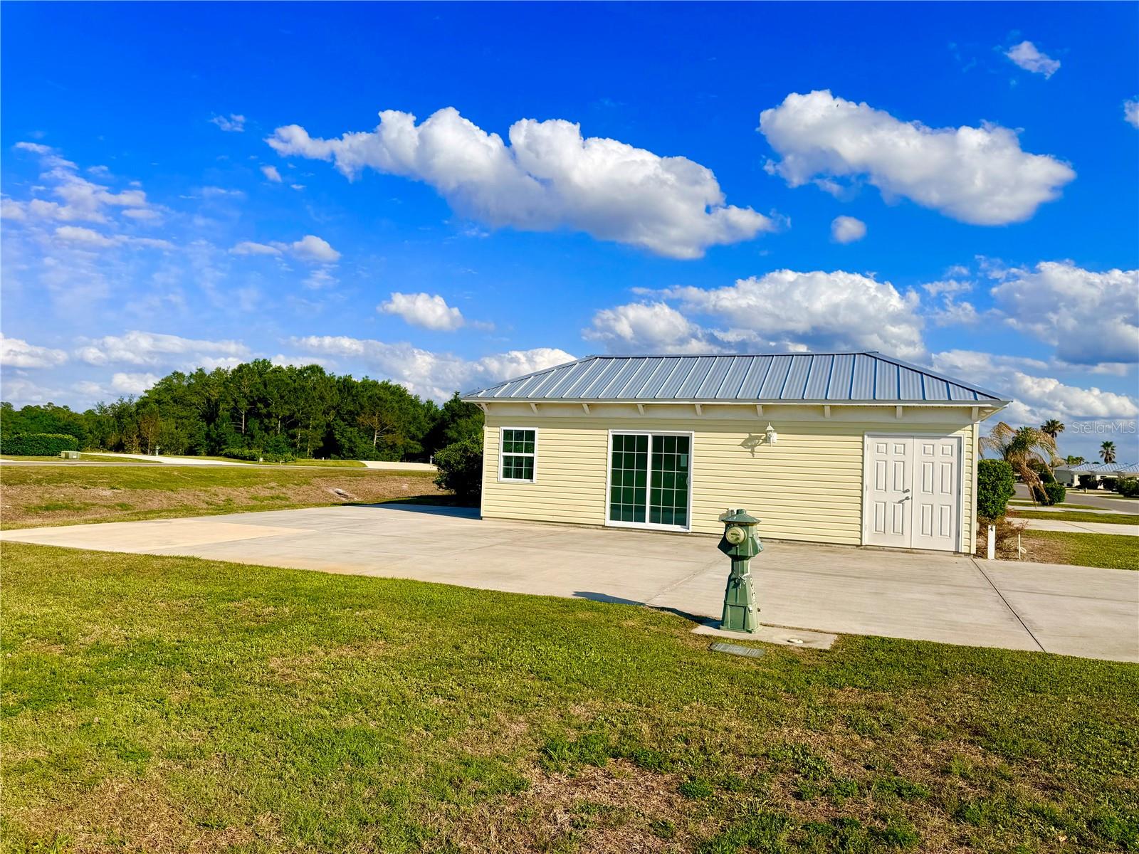 FLORIDA GRANDE MOTOR COACH RESORT - Land