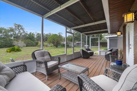 A home in LAKE WALES