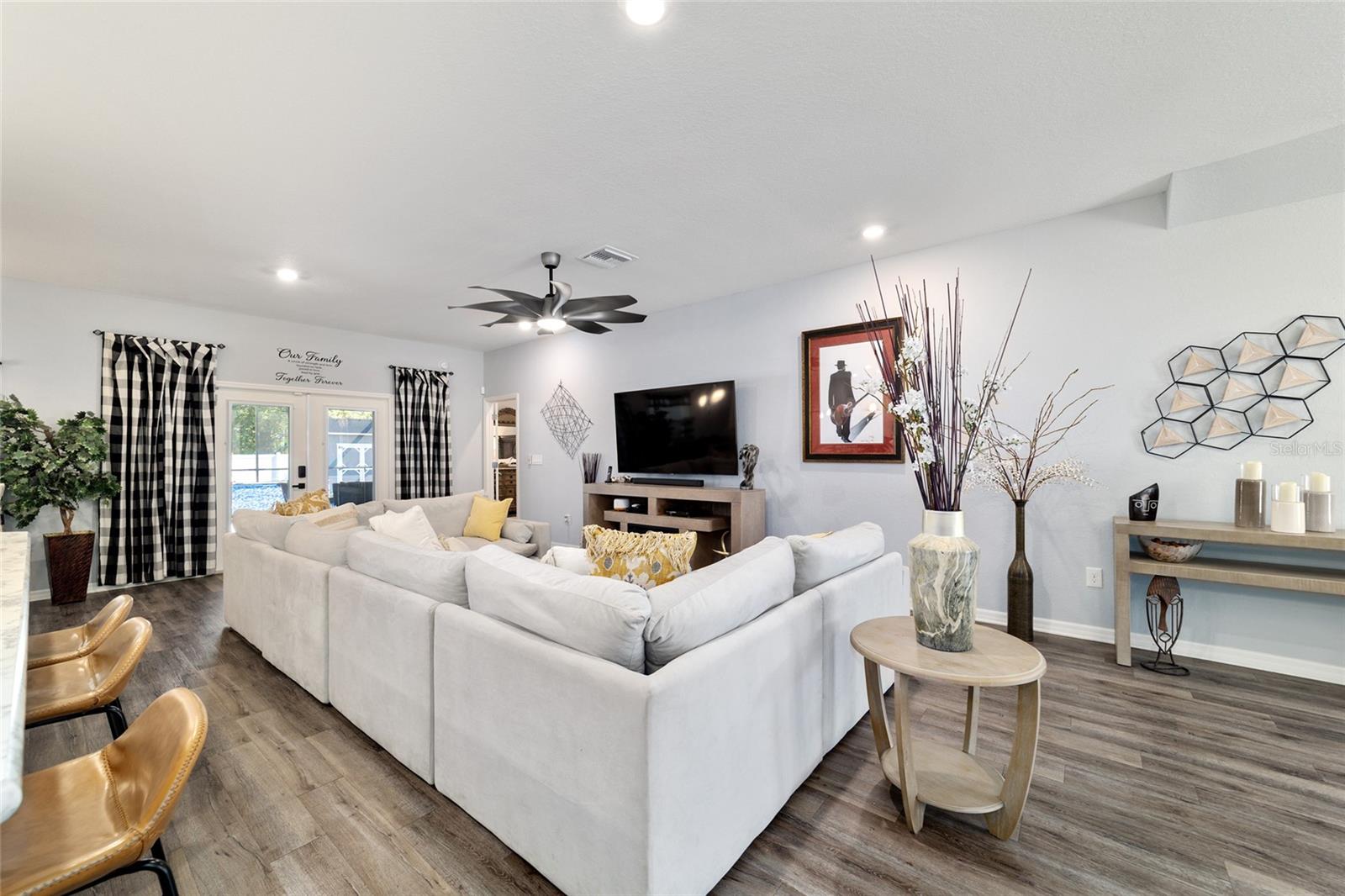 KINGSLAND COUNTRY ESTATE - Residential