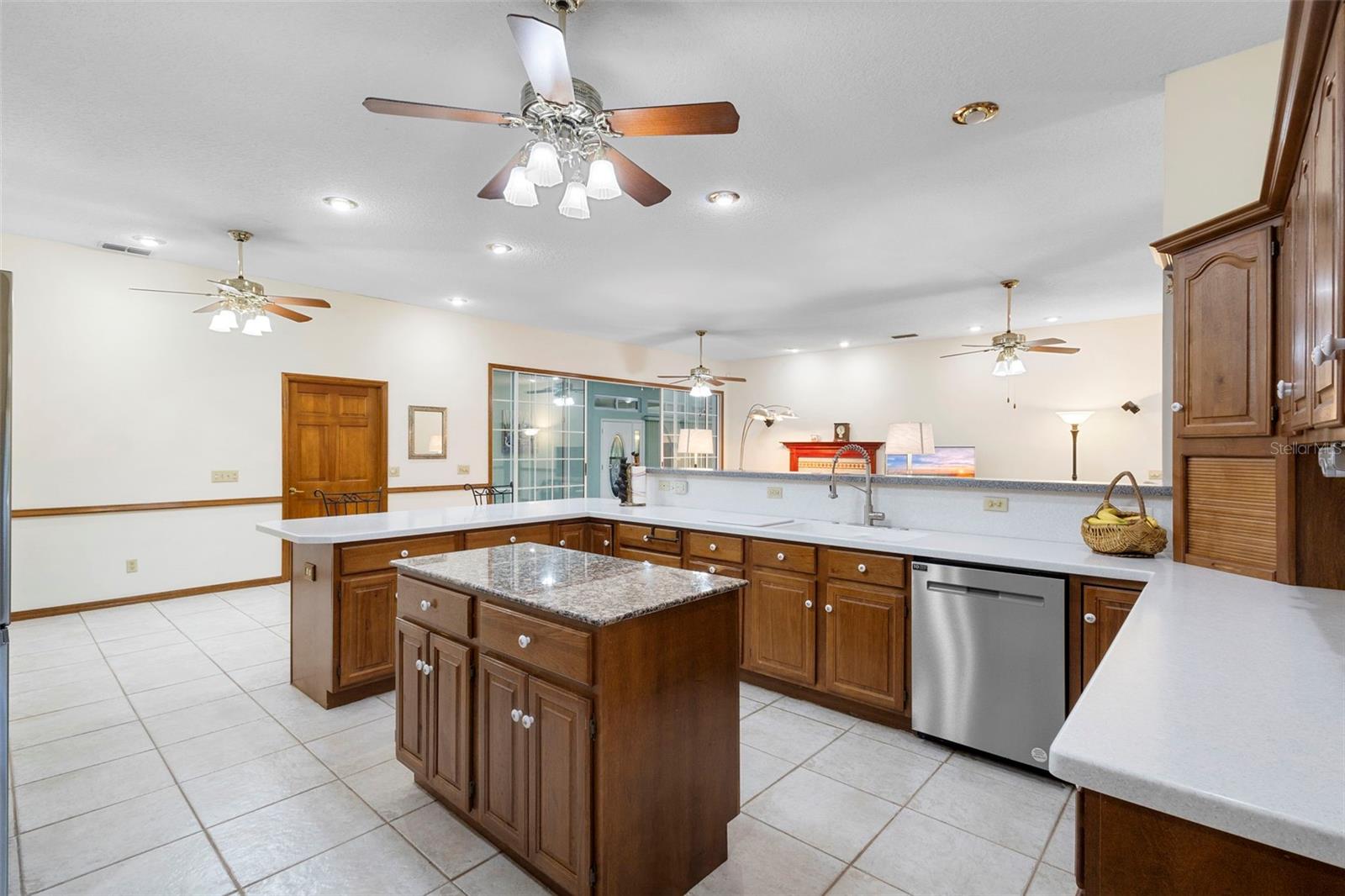 QUAIL HOLLOW/RIVER - Residential