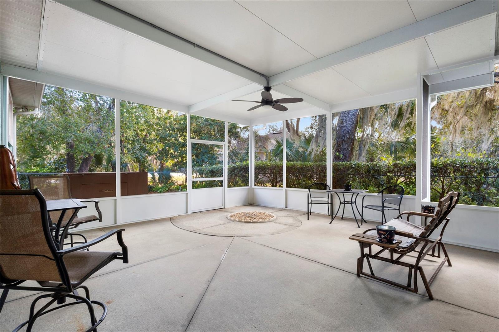 QUAIL HOLLOW/RIVER - Residential