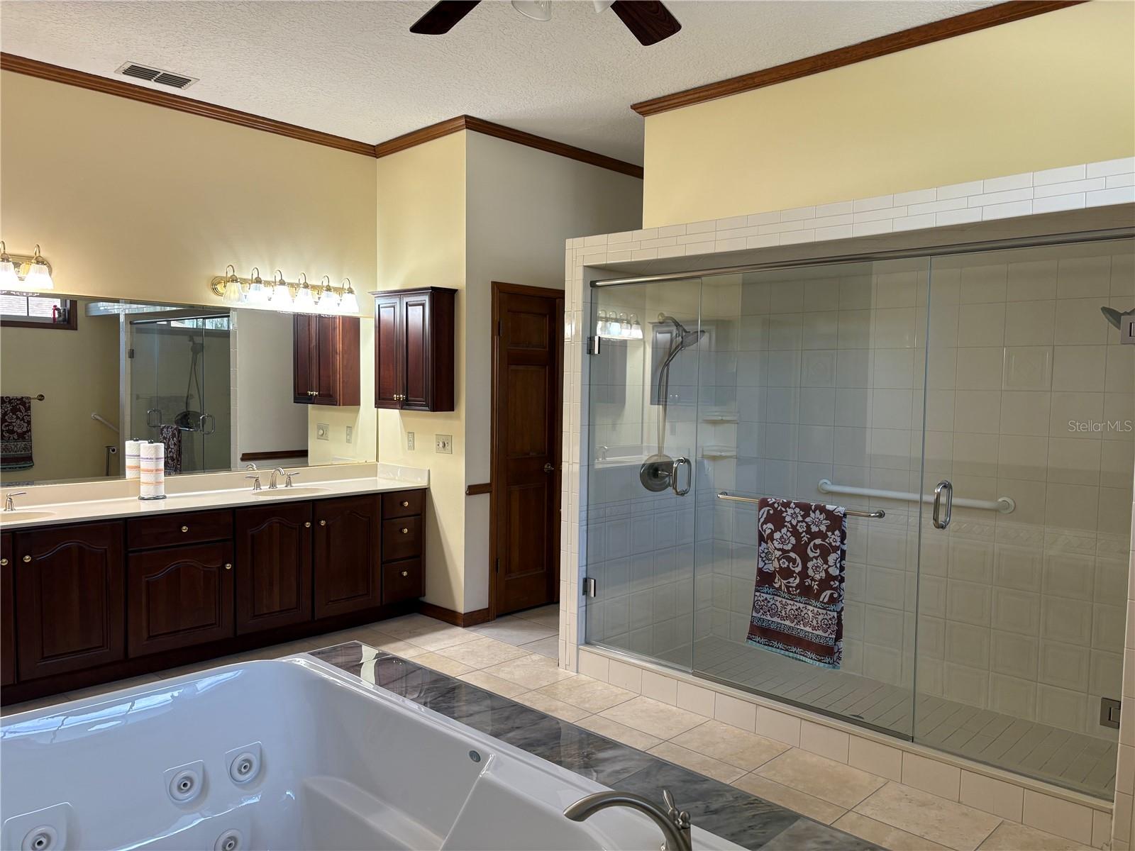 QUAIL HOLLOW/RIVER - Residential