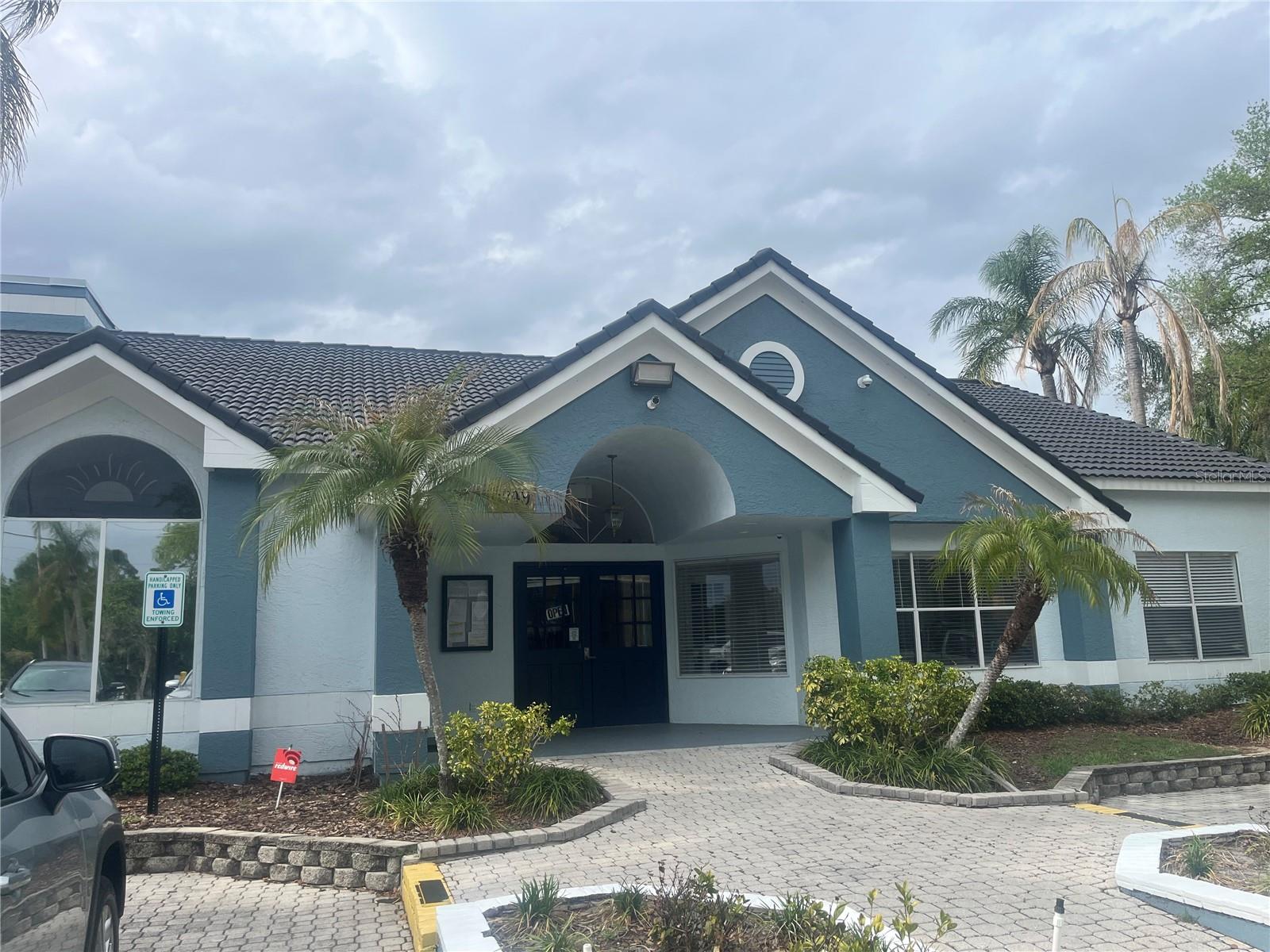 VENETIAN PLACE - Residential