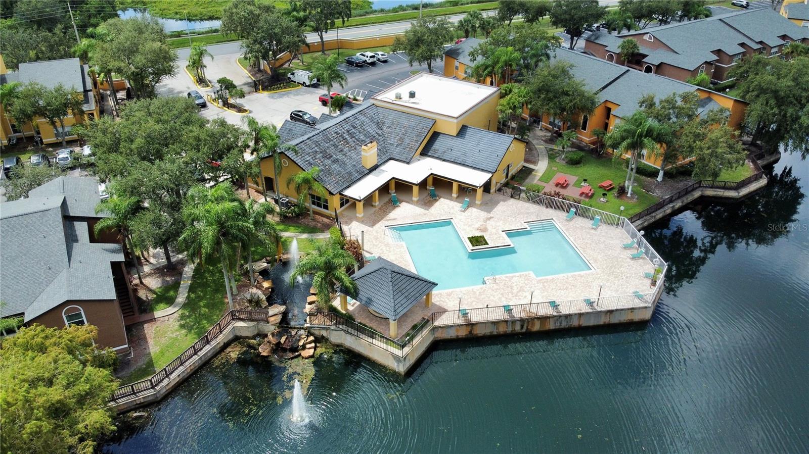 VENETIAN PLACE - Residential