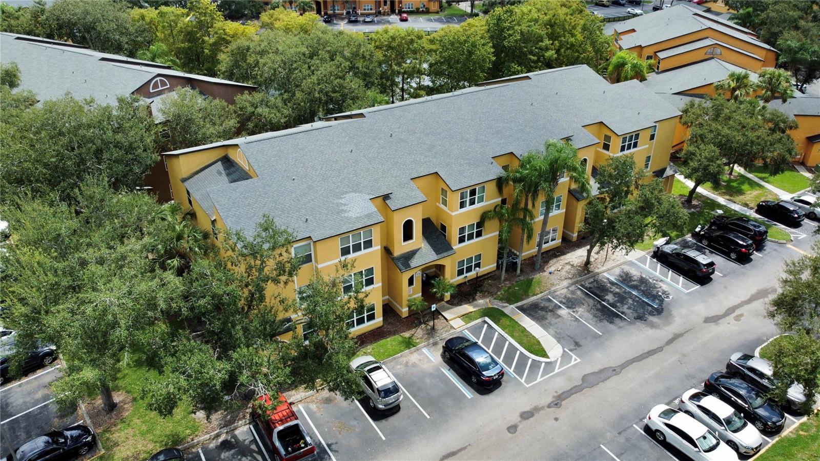 VENETIAN PLACE - Residential