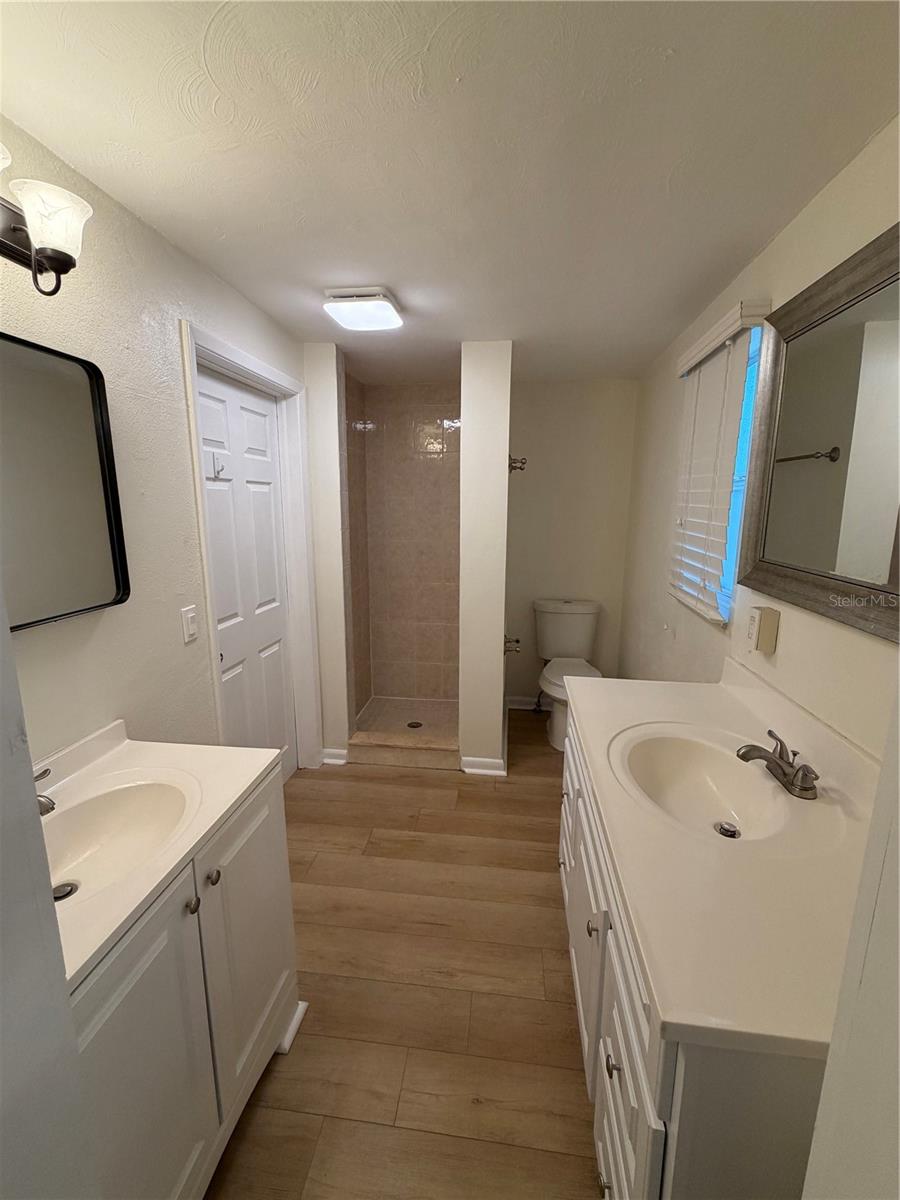 HIGHWAY PARK - Residential Lease