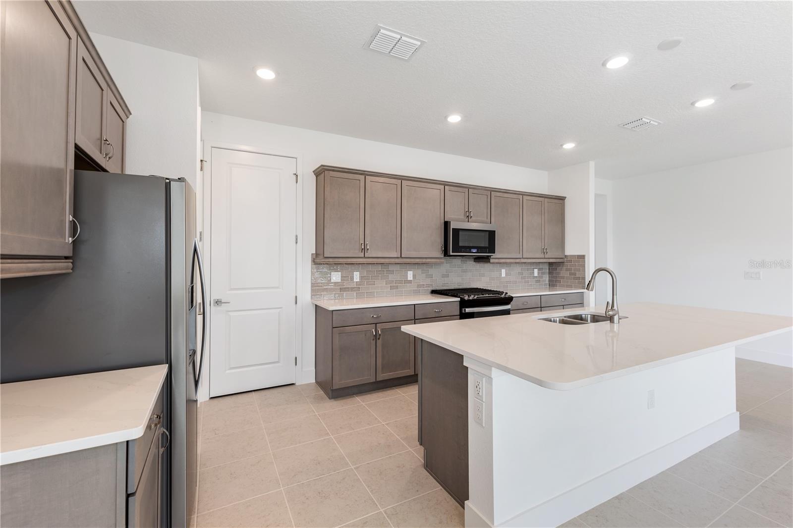 4443 NW 53RD AVENUE ROAD