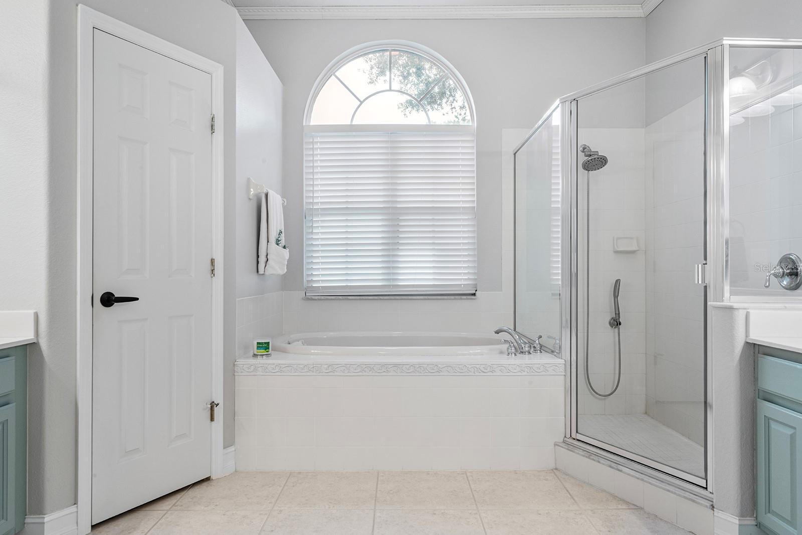 ESTATES AT ALOMA WOODS PH 2 - Residential