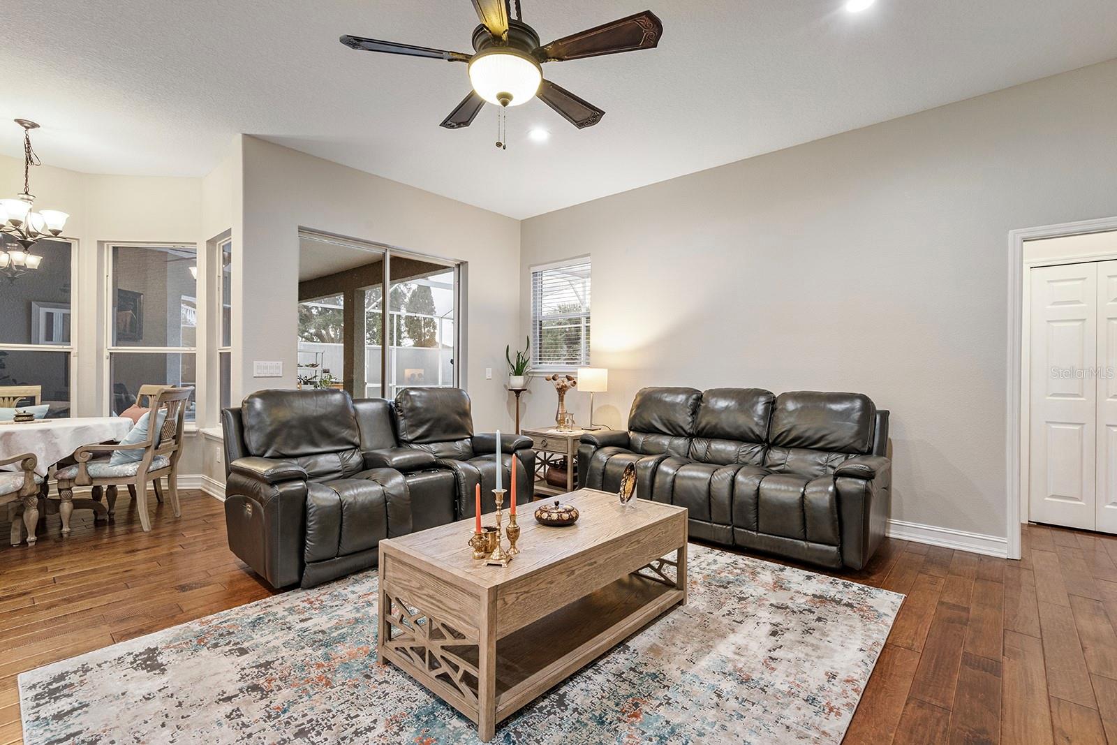 ESTATES AT ALOMA WOODS PH 2 - Residential