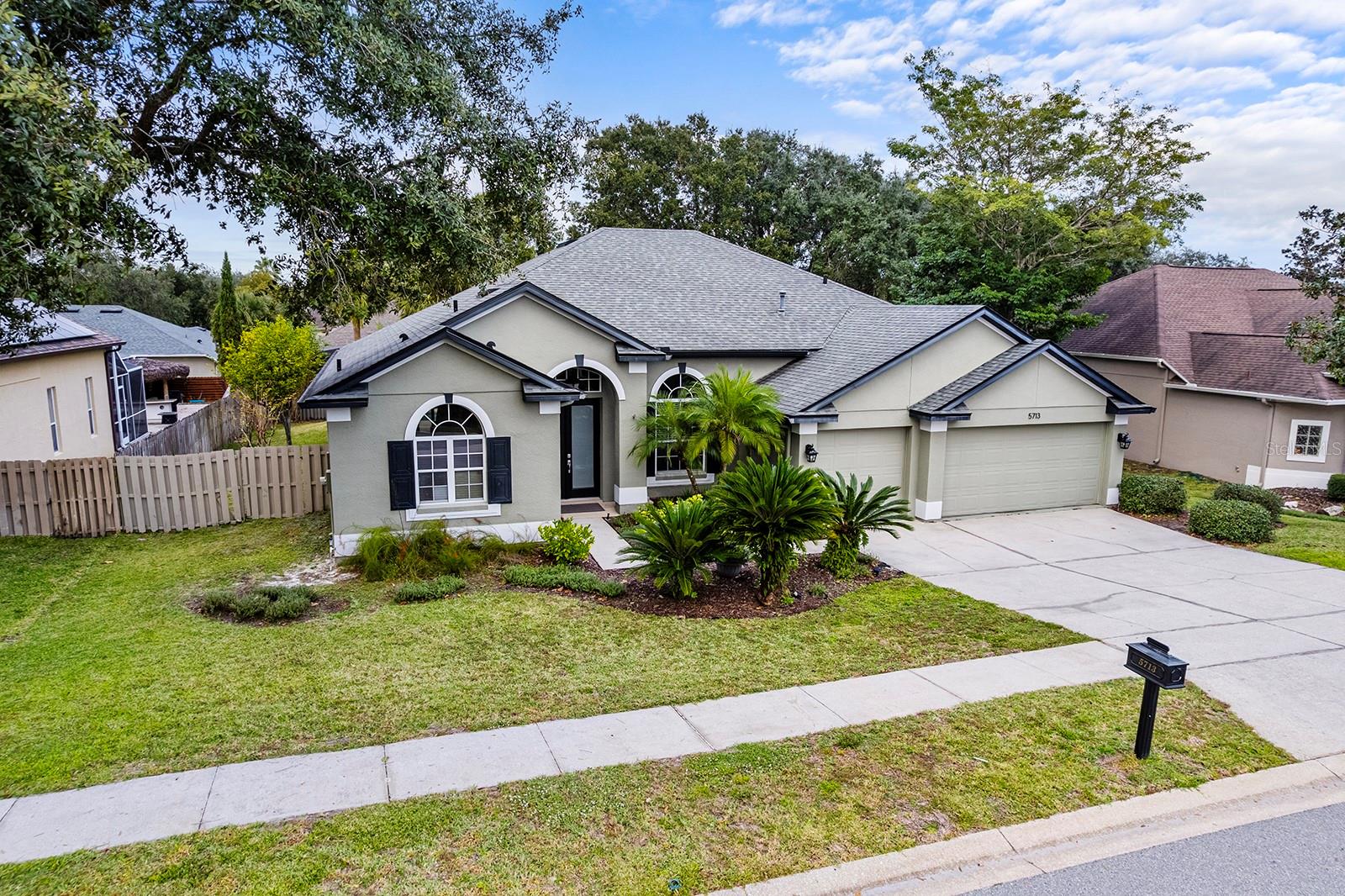 ESTATES AT ALOMA WOODS PH 2 - Residential