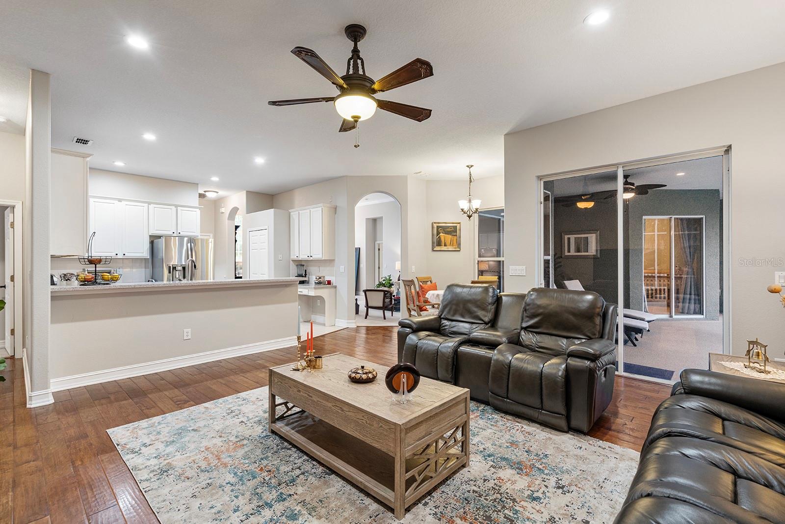 ESTATES AT ALOMA WOODS PH 2 - Residential