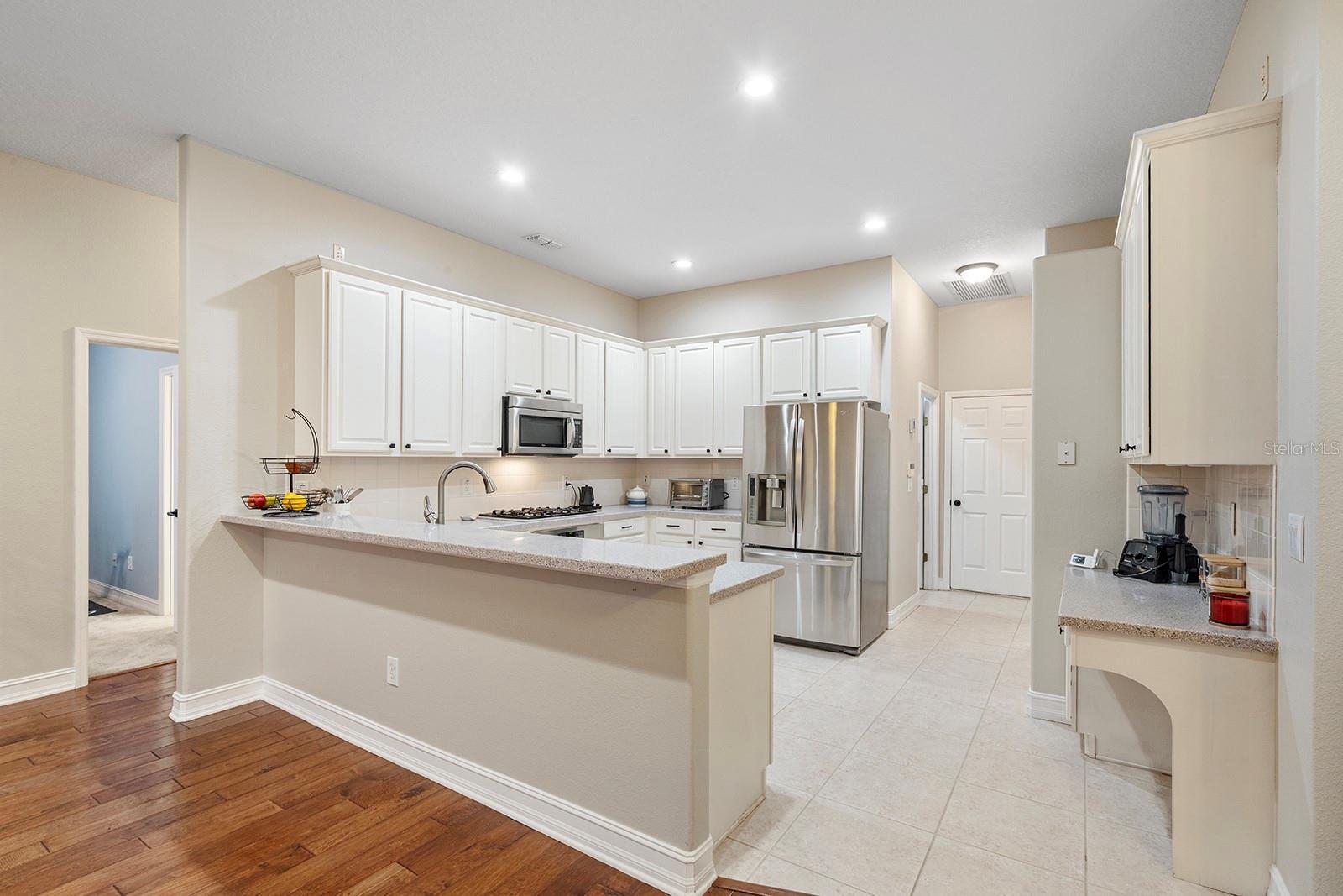 ESTATES AT ALOMA WOODS PH 2 - Residential