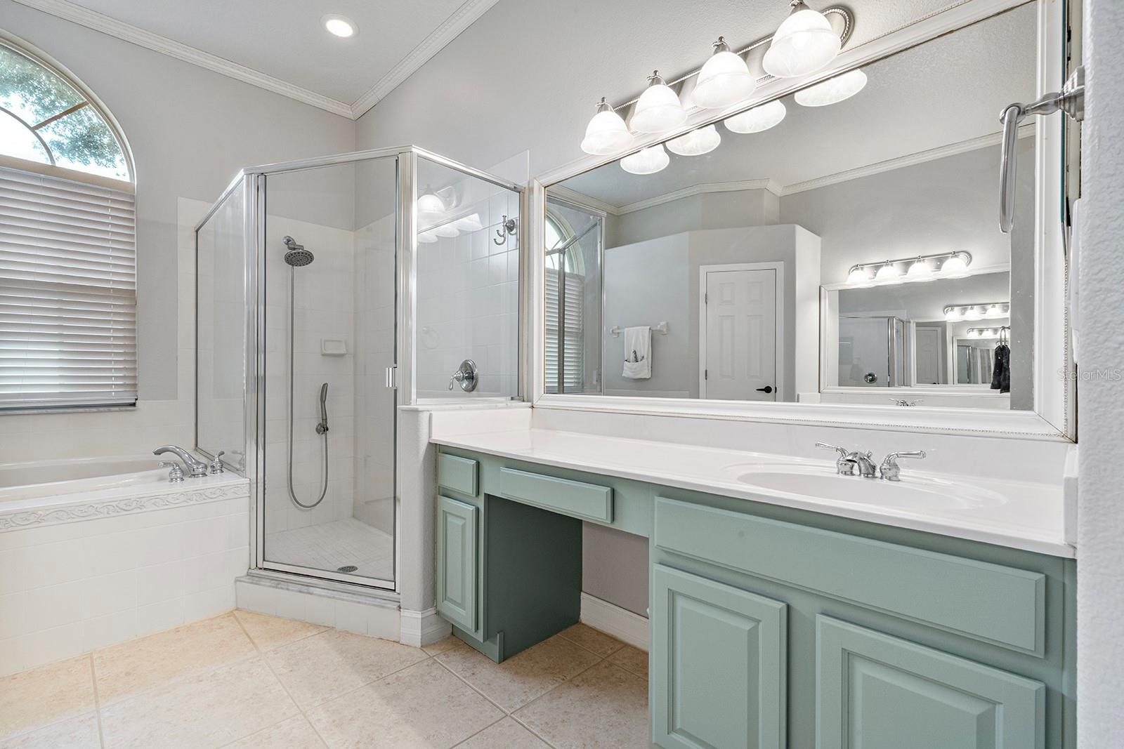 ESTATES AT ALOMA WOODS PH 2 - Residential